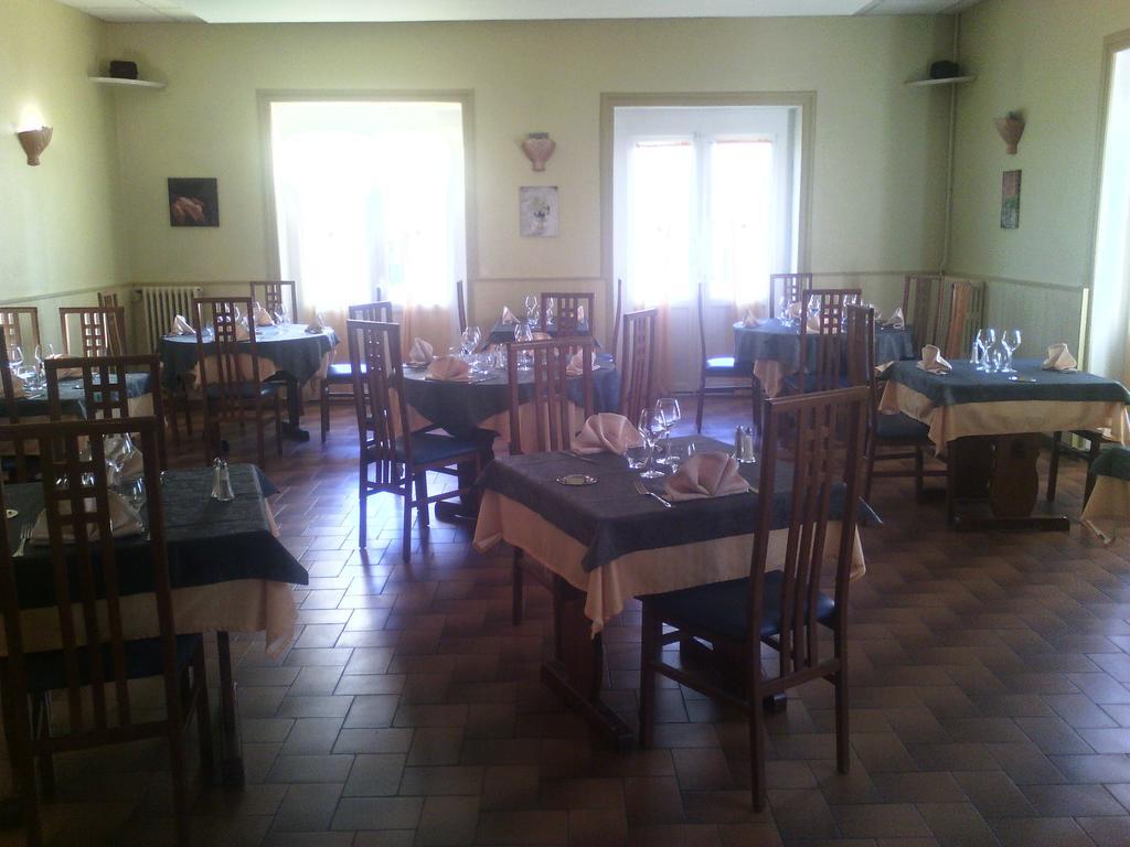 Logis Hotel Des Voyageurs Restaurant La Bonne Tabl'Hay Livron-sur-Drôme Dış mekan fotoğraf