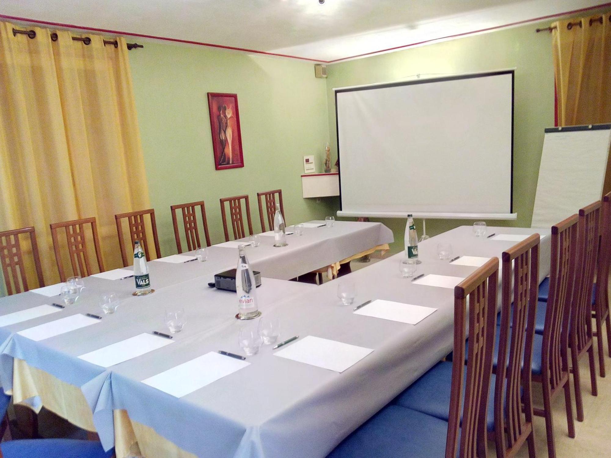 Logis Hotel Des Voyageurs Restaurant La Bonne Tabl'Hay Livron-sur-Drôme Dış mekan fotoğraf