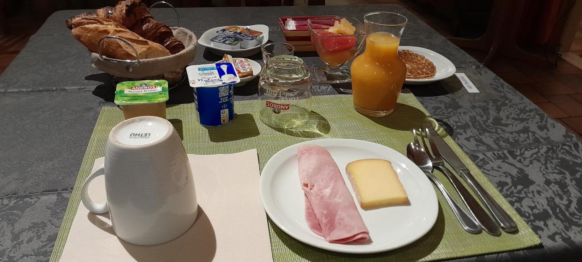Logis Hotel Des Voyageurs Restaurant La Bonne Tabl'Hay Livron-sur-Drôme Dış mekan fotoğraf